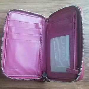 Used Coach Wristlet wallet /clutch